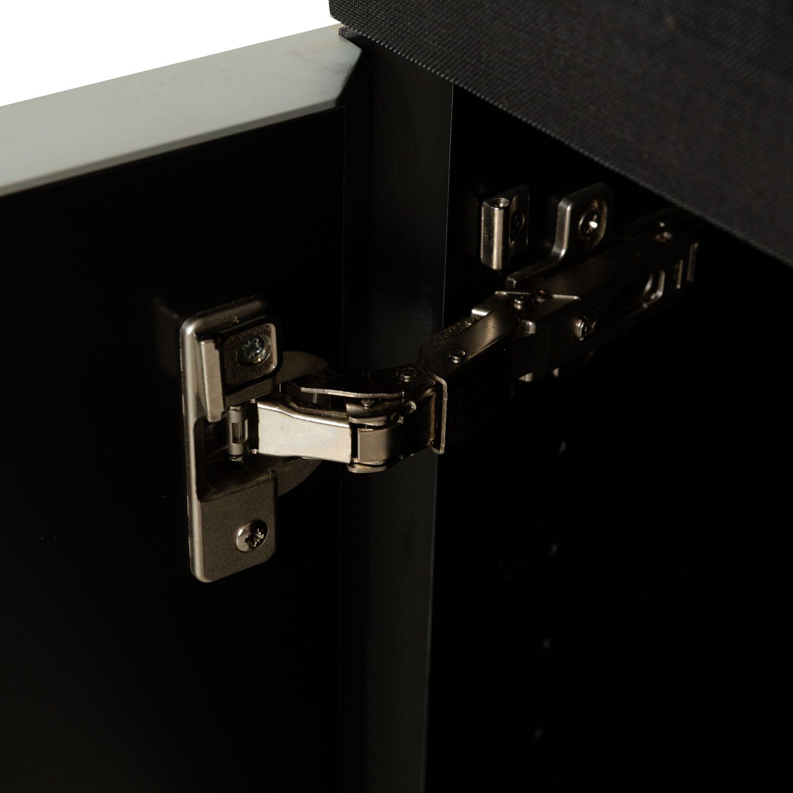 Buffet bas Rolf Benz en bois, noir photo vinterior