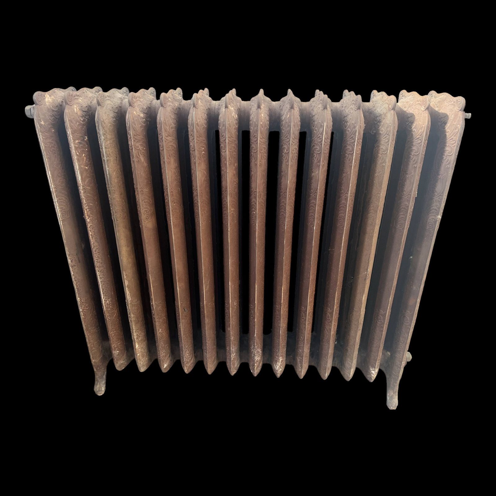 Antique Free Standing Radiator With Fourteen Flowered Cast Iron Blades, 20th Century