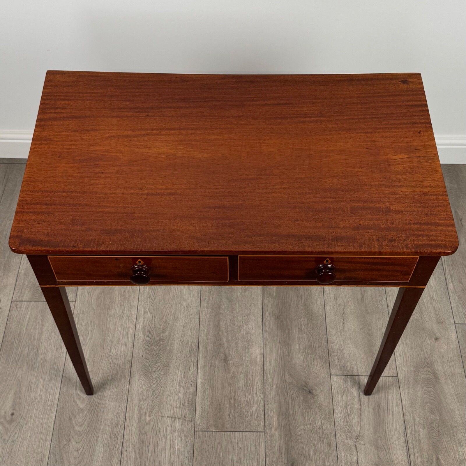 photo furniture Antique 18th Century Good Quality Writing Table In Mahogany
