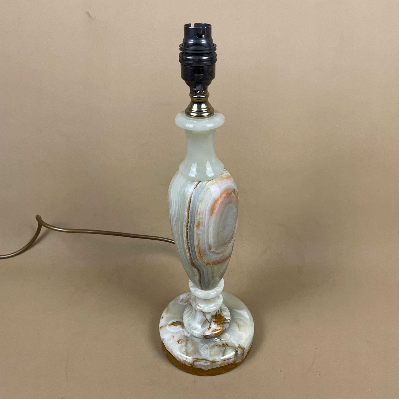 Antique Green Onyx Marble Lamp Light Bedside Brass Gold Ornate Vintage Round Base Marbled Pattern Heavy Stone Classic Column Natural photo Lighting