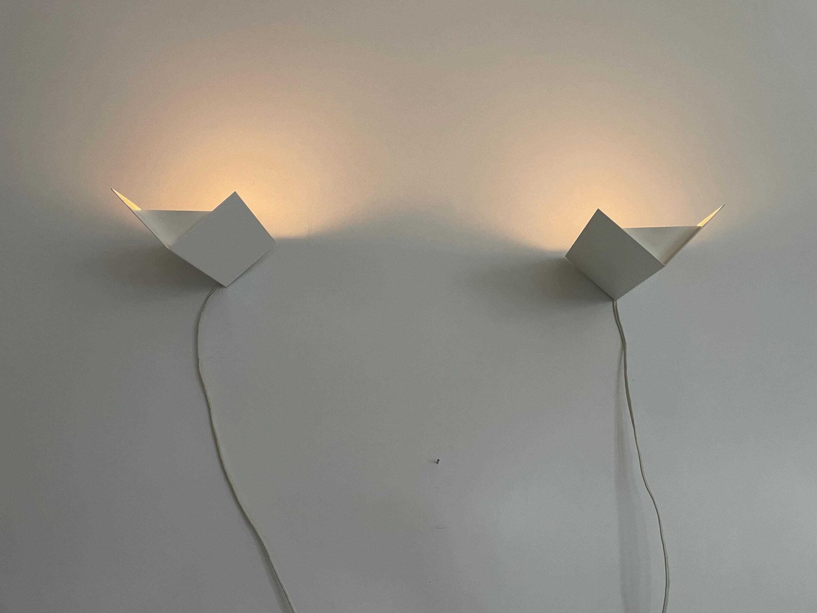 photo furniture Spigolo Parete Model White Metal Pair Of Wall Lamps By Quattrifolio, 1970s, Italy