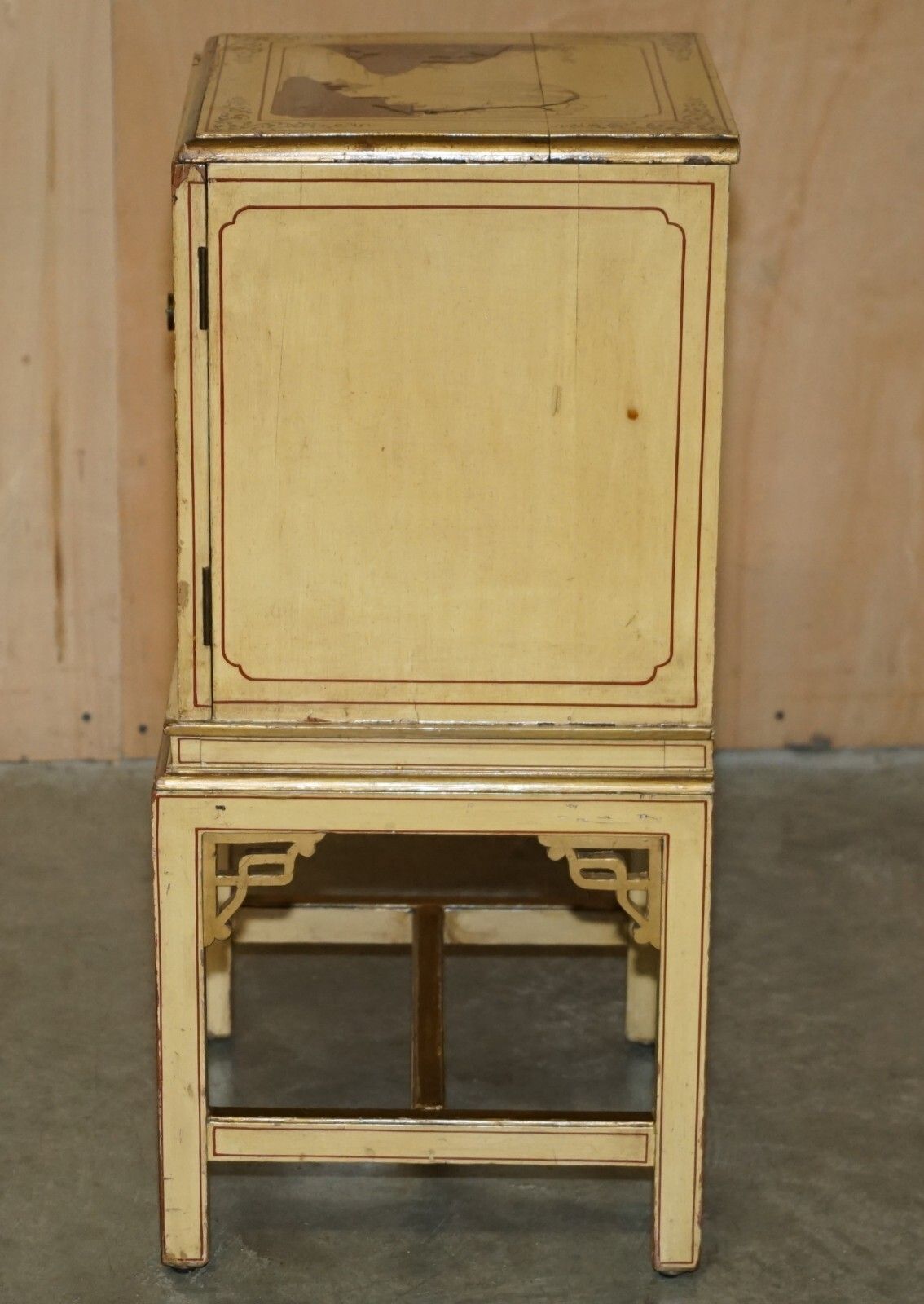 1450.0 Pair Of Antique Chinese Export Hand Painted & Lacquered Nightstands Side Tables photo