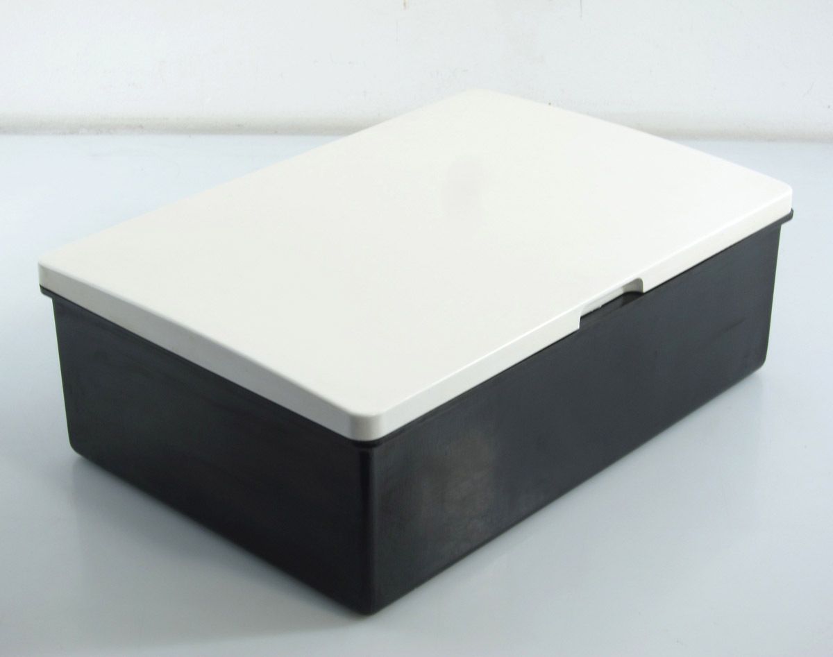 Klein Melamine Badkamerkastje Uit De Jaren 1950 – Mid Century Verzamelobject photo vinterior