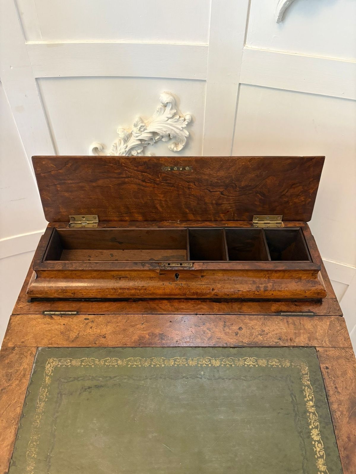 1595.0 Antique 19th Century Quality Burr Walnut Freestanding Davenport photo