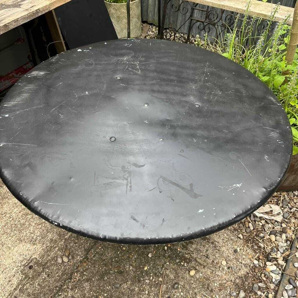 Black Metal Circular Garden Table Faded Clock Face Tripod Legs Ornate Shelf photo vinterior
