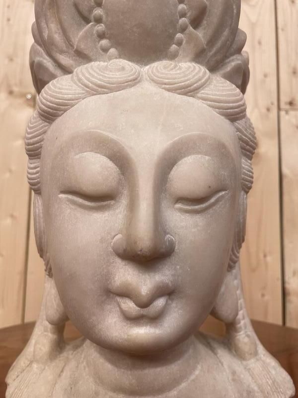 Tête De Bouddha Chinois Guanyin En Marbre photo furniture