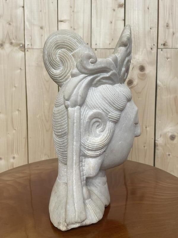 Tête De Bouddha Chinois Guanyin En Marbre photo 900.0