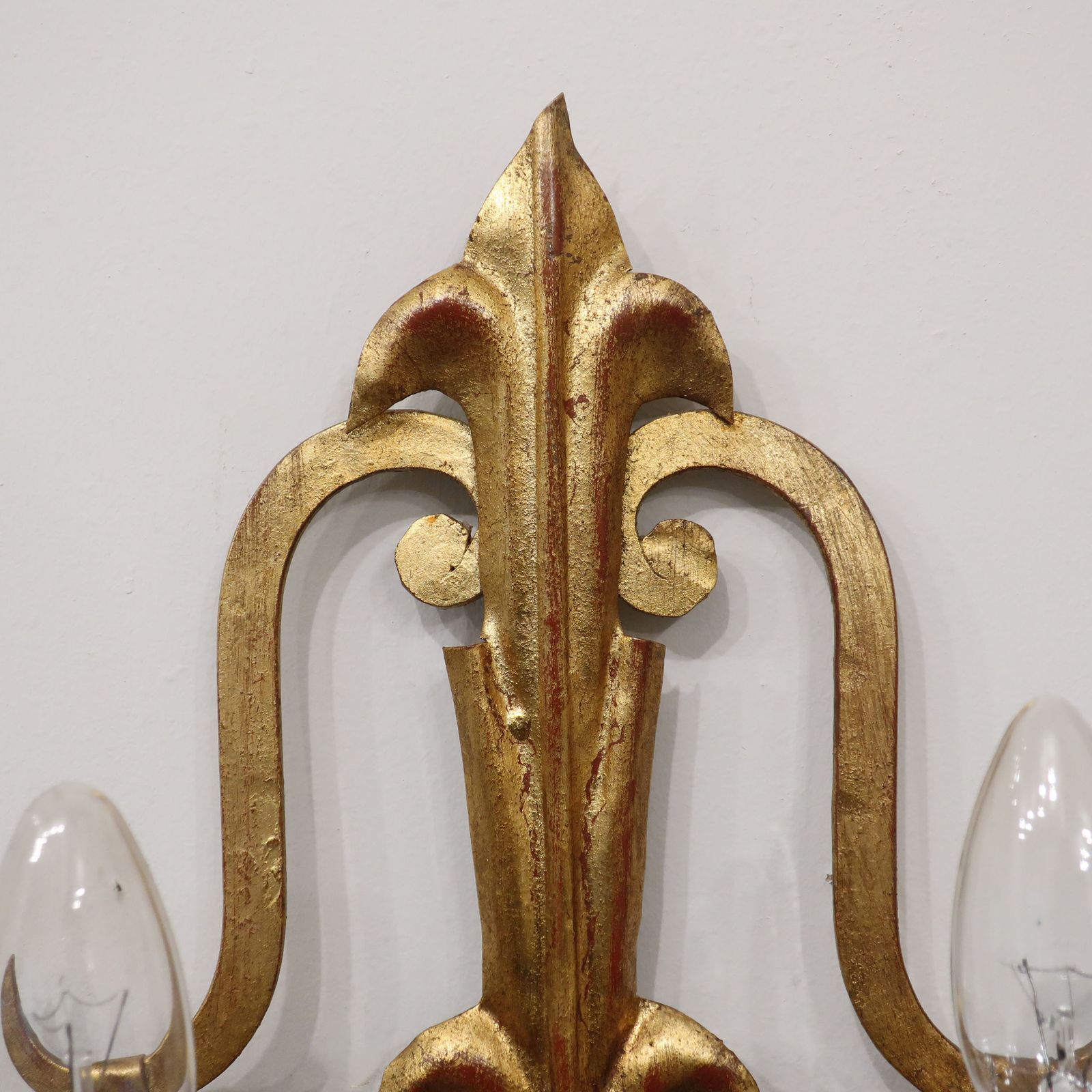 Pair Of Italian Mid Century Gilt Metal Wall Lights By Li Puma Firenze photo vinterior