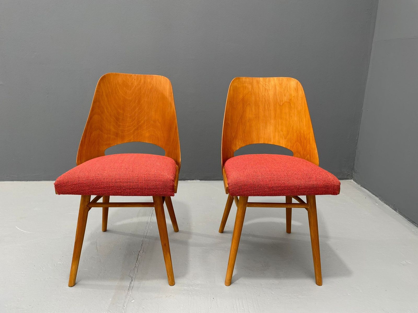 Pair Of Ton Model 514 Dining Chairs – Radomír Hofman, 1960s photo furniture