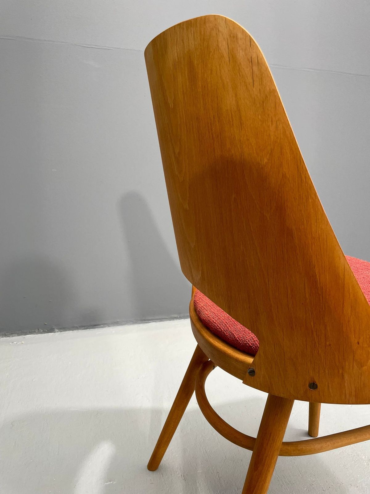Pair Of Ton Model 514 Dining Chairs – Radomír Hofman, 1960s photo vintage