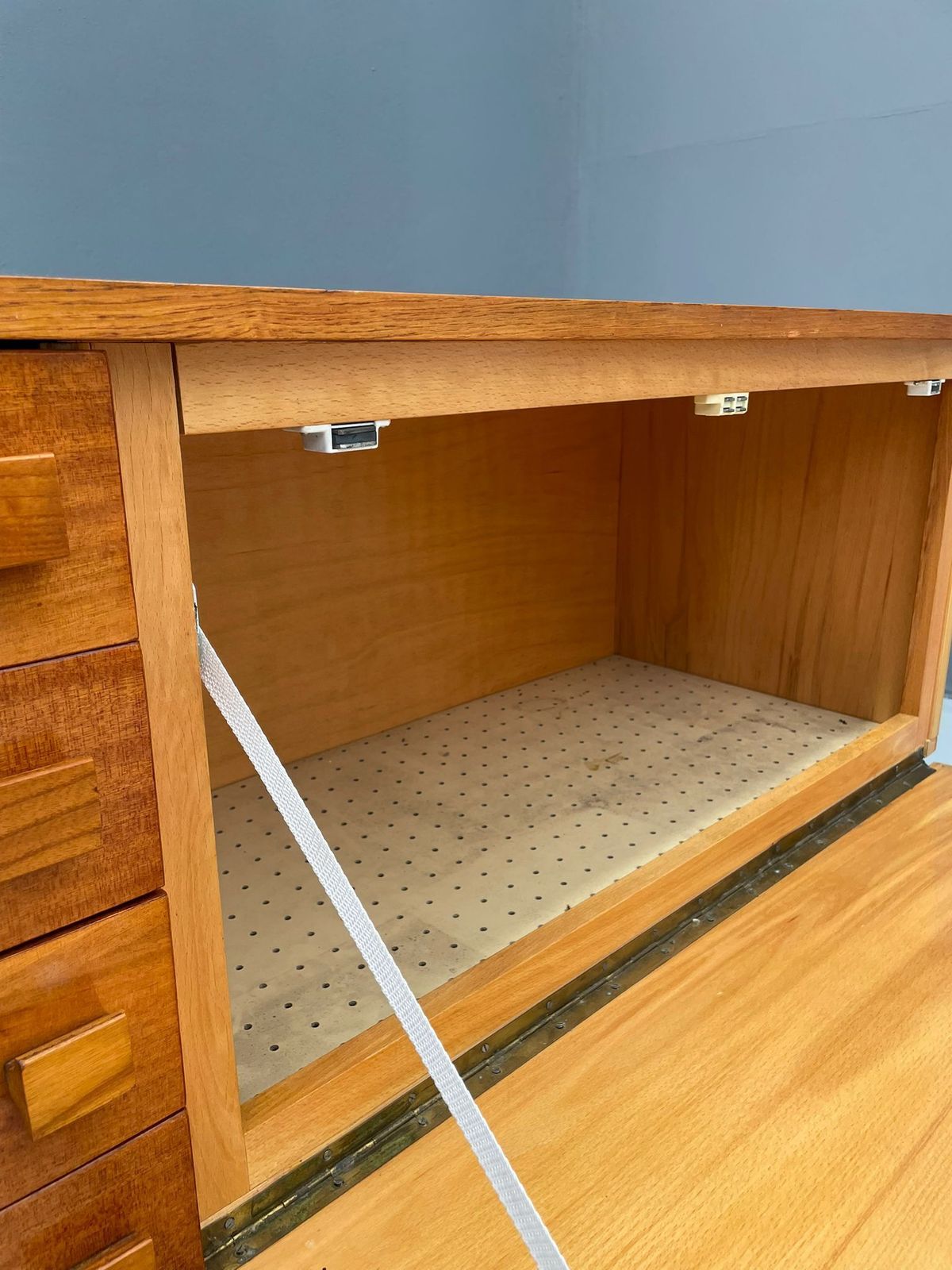 Modernistisch Dressoir Met Klapdeur, Tsjecho Slowakije, Jaren 1970 photo buy