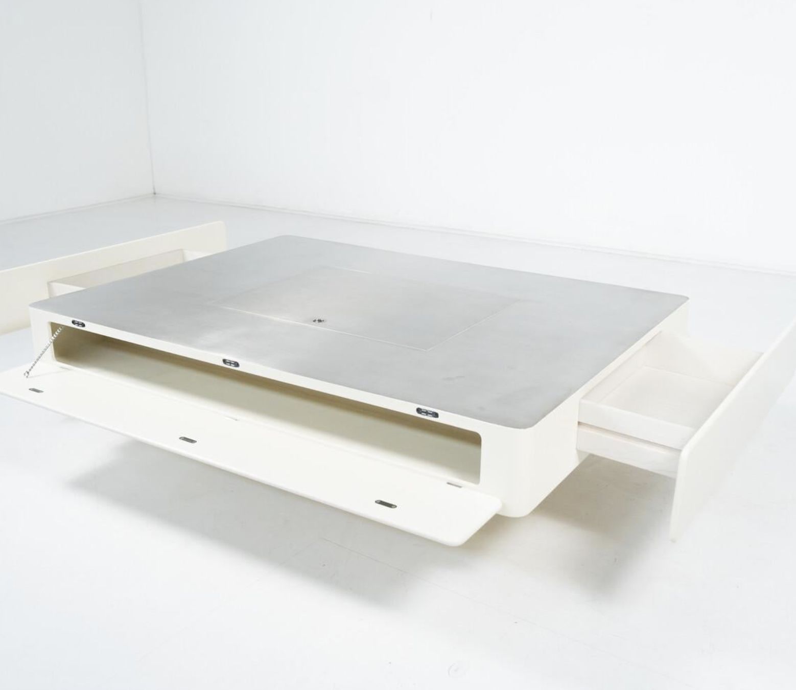 White Caori Coffee Table By Vico Magistretti For Gavina, Italy, 1960s photo furniture