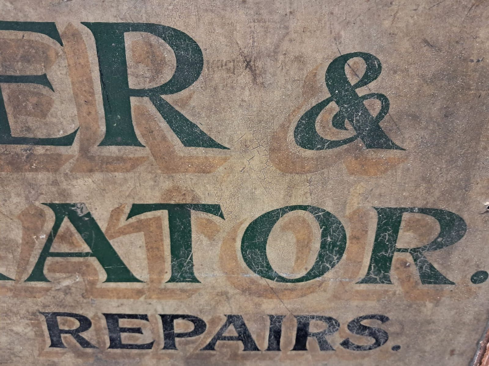 photo furniture Vintage Builders Sign