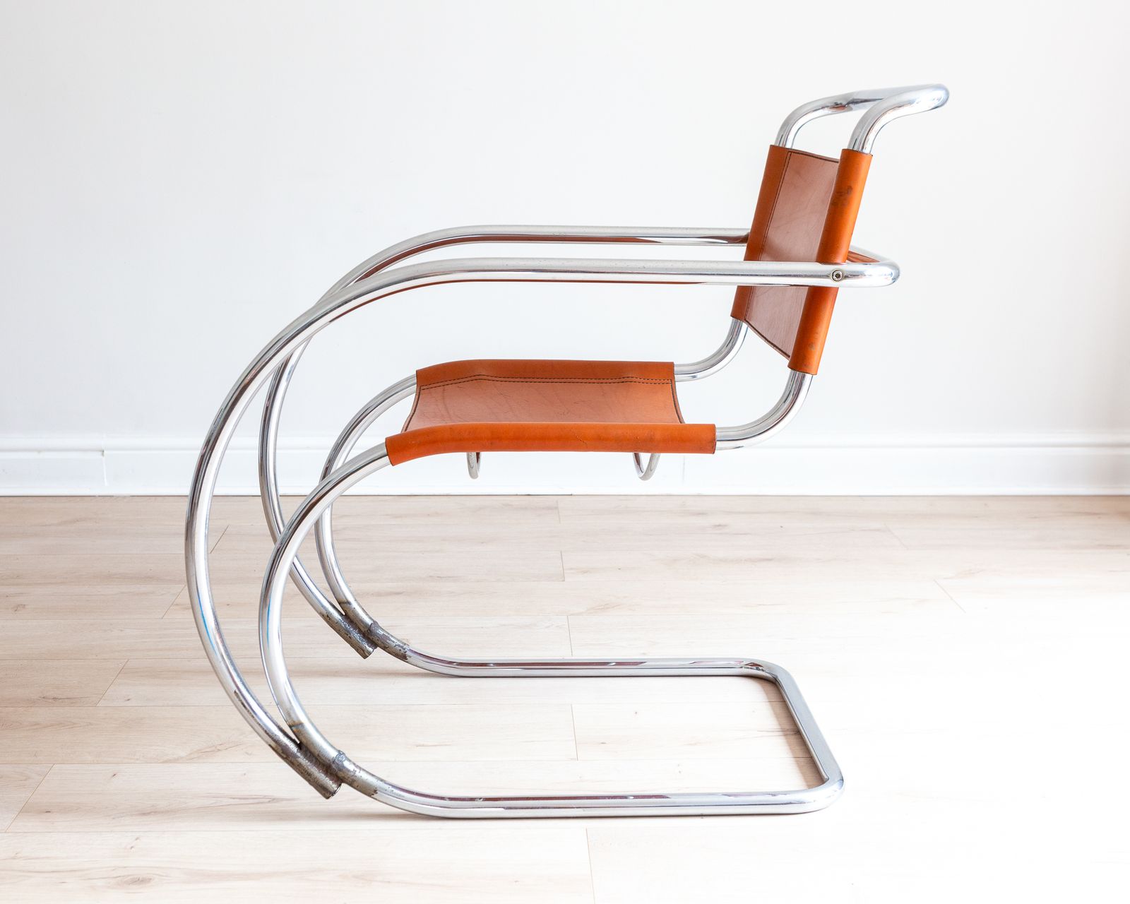 Furniture Mies Van Der Rohe Mr20 Cantilever Chair Chestnut Leather Chrome Bauhaus Mcm photo
