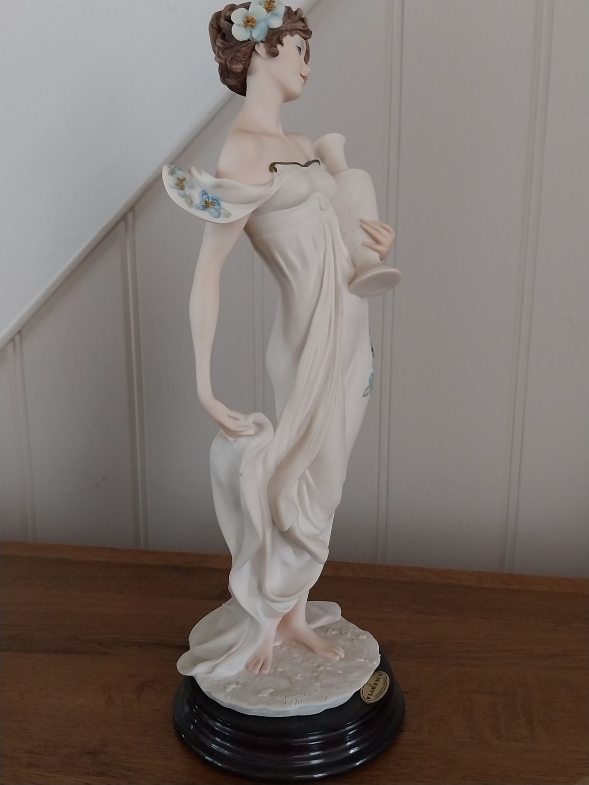Giuseppe Armani Sweet Water Lady Figurine. Capodimonte. photo 125.0