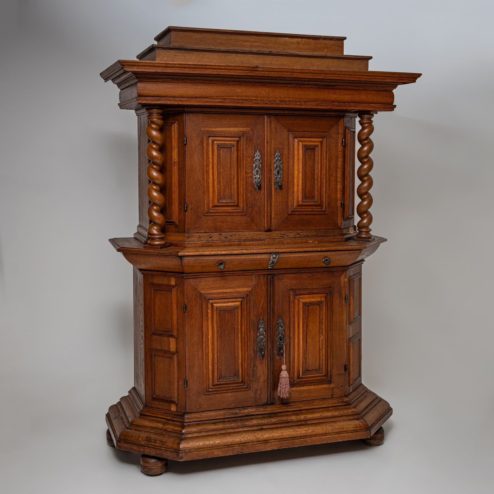 Baroque Cabinet With Turned Columns, 18th Century photo 5900.0