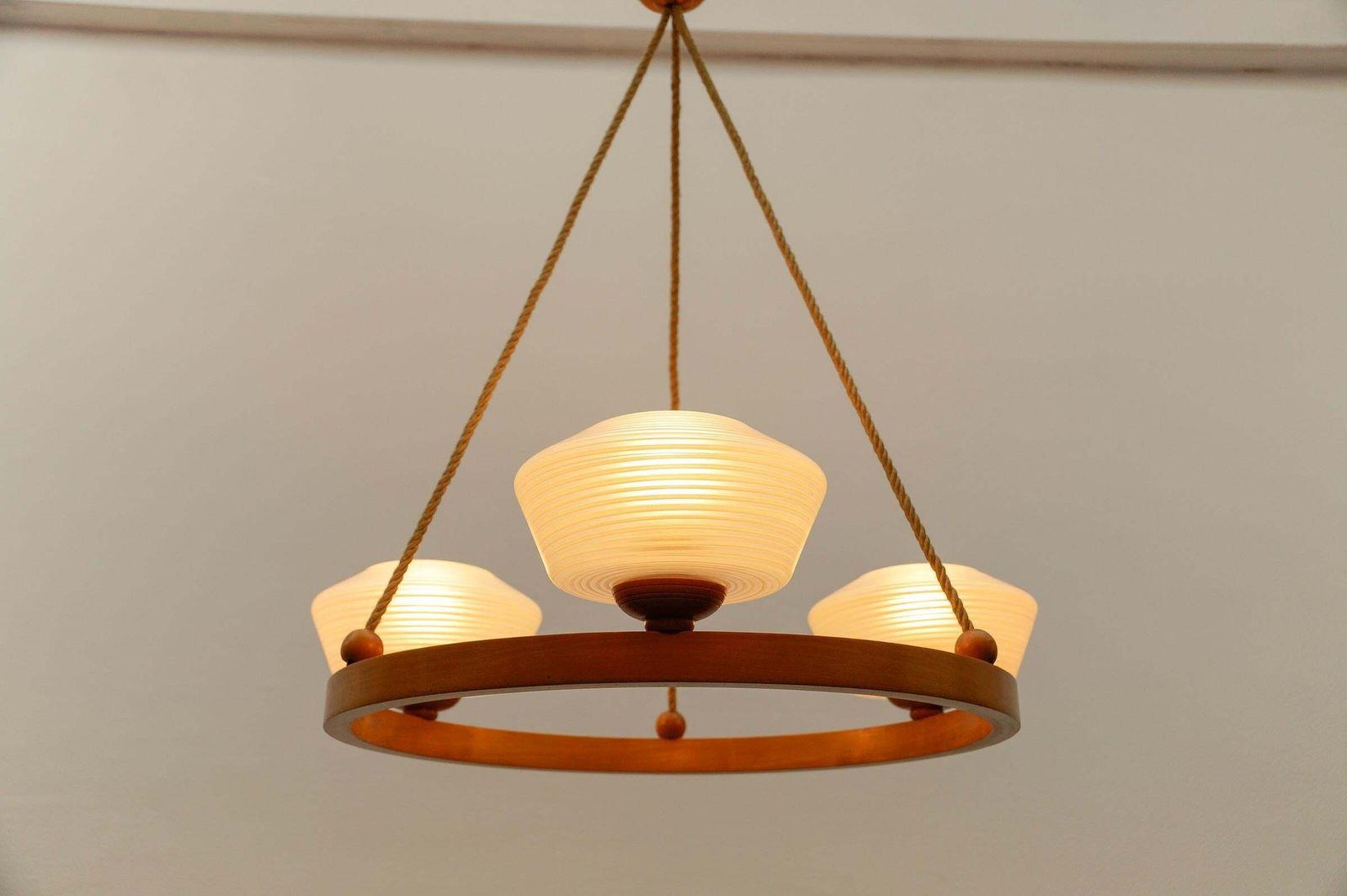 photo vintage Lovely Round Plywood Scandinavian Mid Century Modern Ceiling Lamp, 1950s