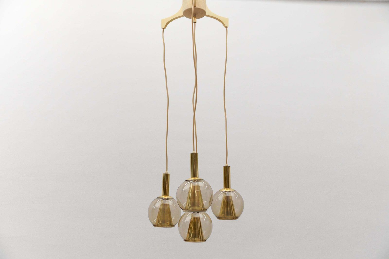 photo vintage Lovely Brass And Smoked Glass Mid Century Modern Cascading Lamp, 1960s Germany