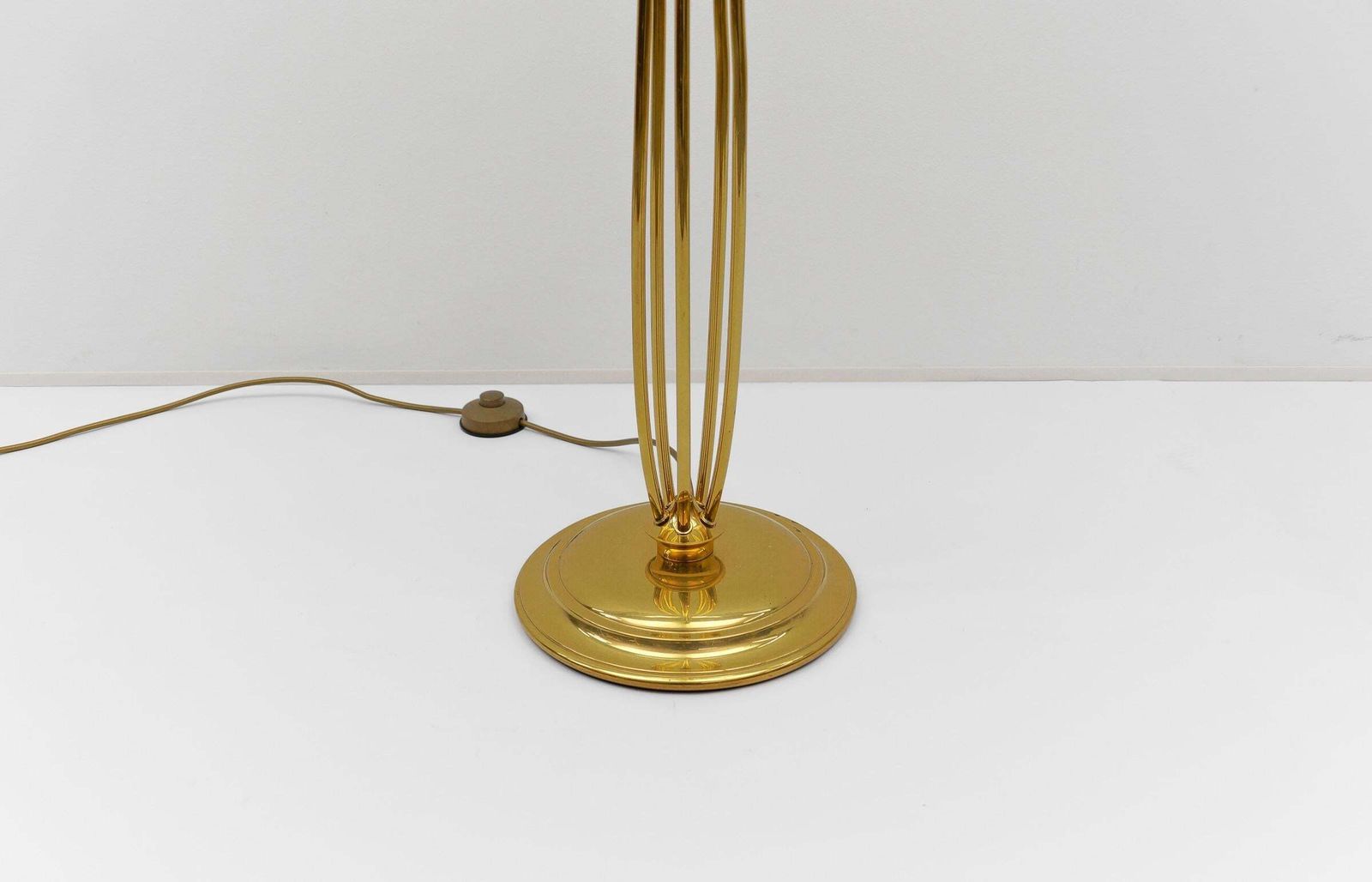 photo furniture Very Rare Mid Century Modern Floor Lamp With Five Glass Shades, 1950s Italy
