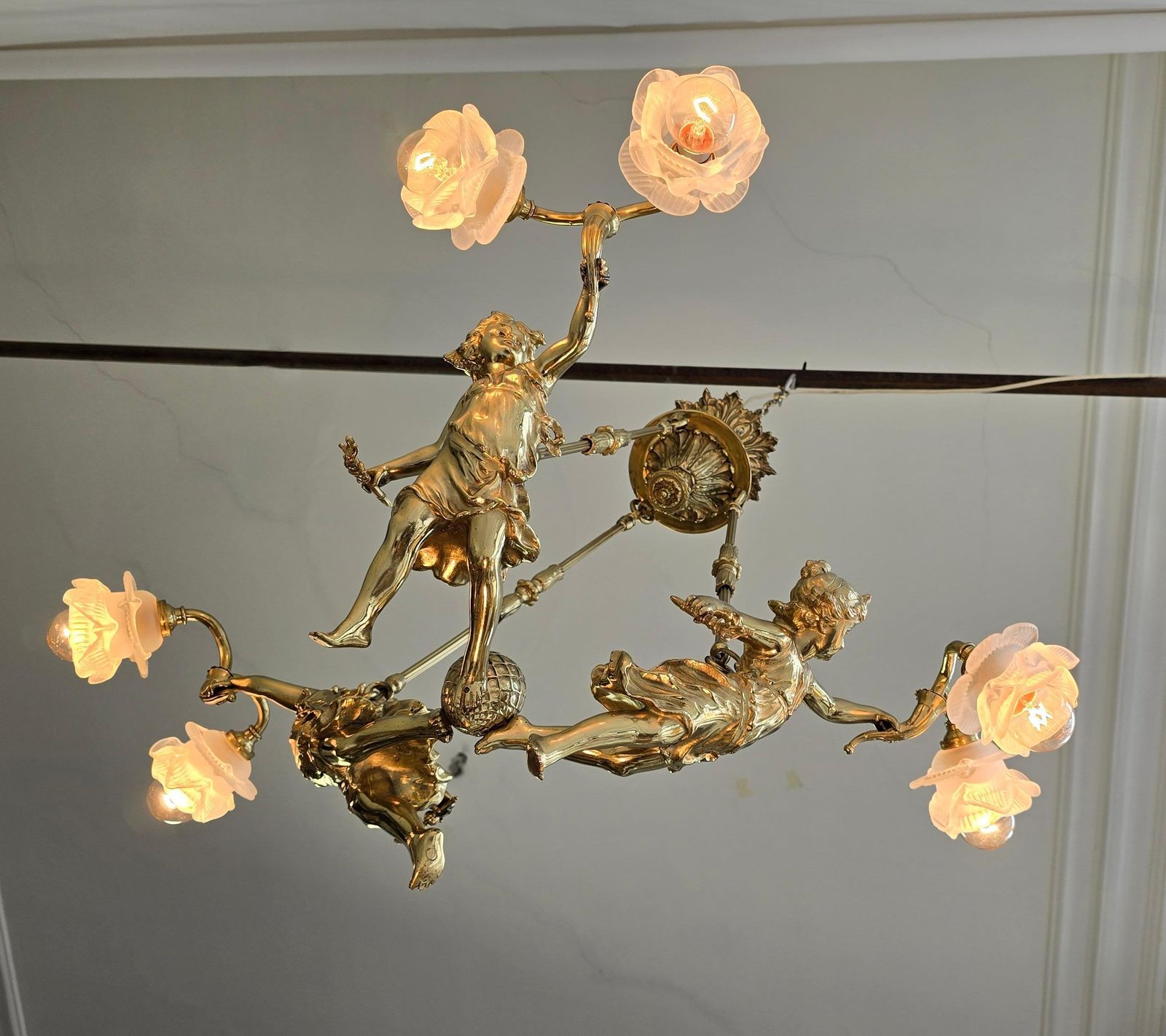 Exquisite French Gilt Bronze Chandelier With Cherubs Putti photo vinterior
