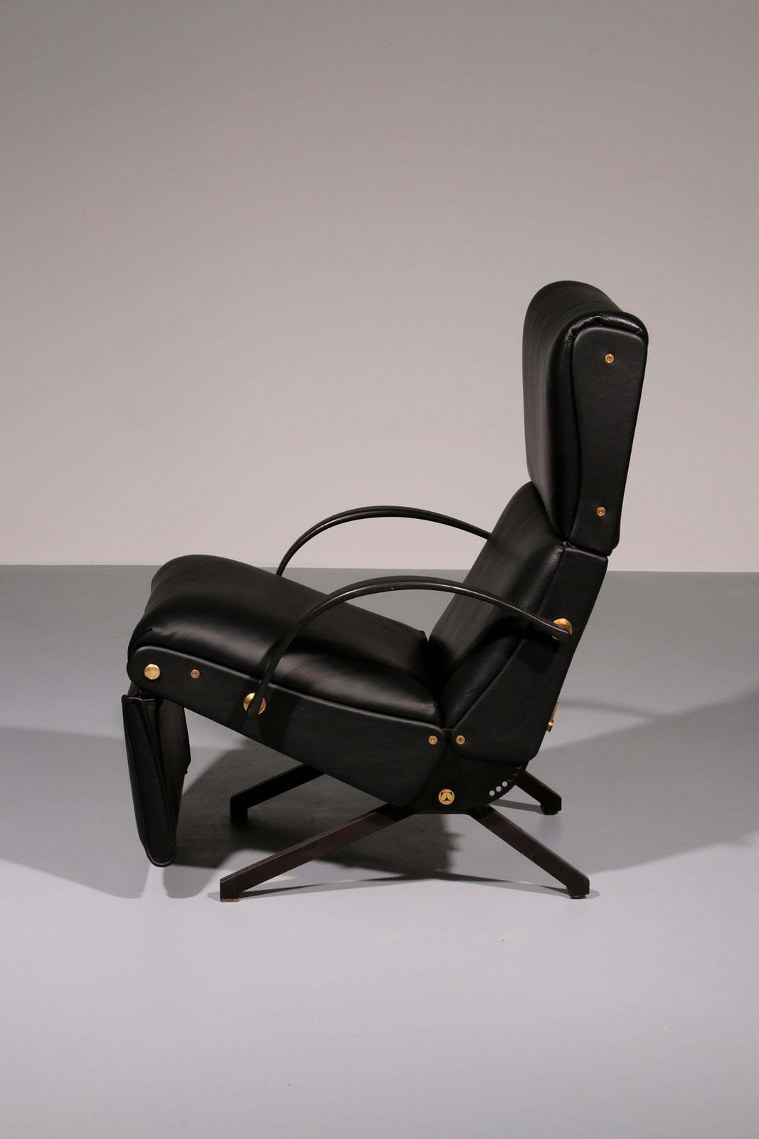 Italian Black Leather Adjustable P40 Relax Chair By Osvaldo Borsani Tecno. photo vinterior