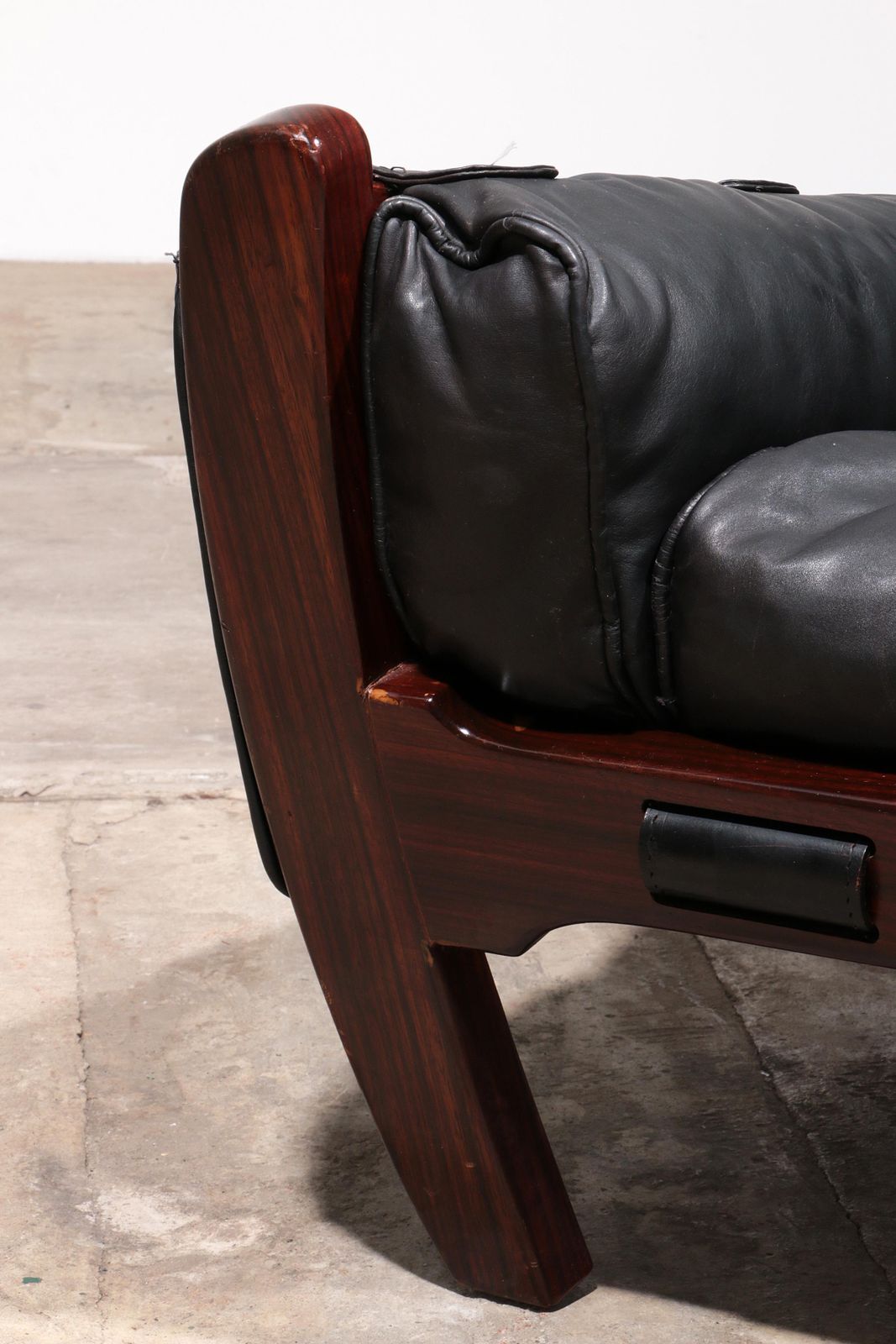 Luciano Frigerio "Rancero" Leather Lounge Chair   1970s Italian Design photo vintage