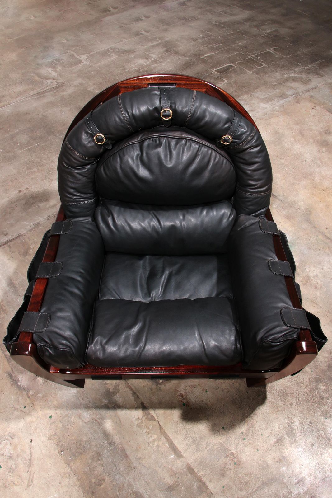 8148.0 Luciano Frigerio "Rancero" Leather Lounge Chair   1970s Italian Design photo