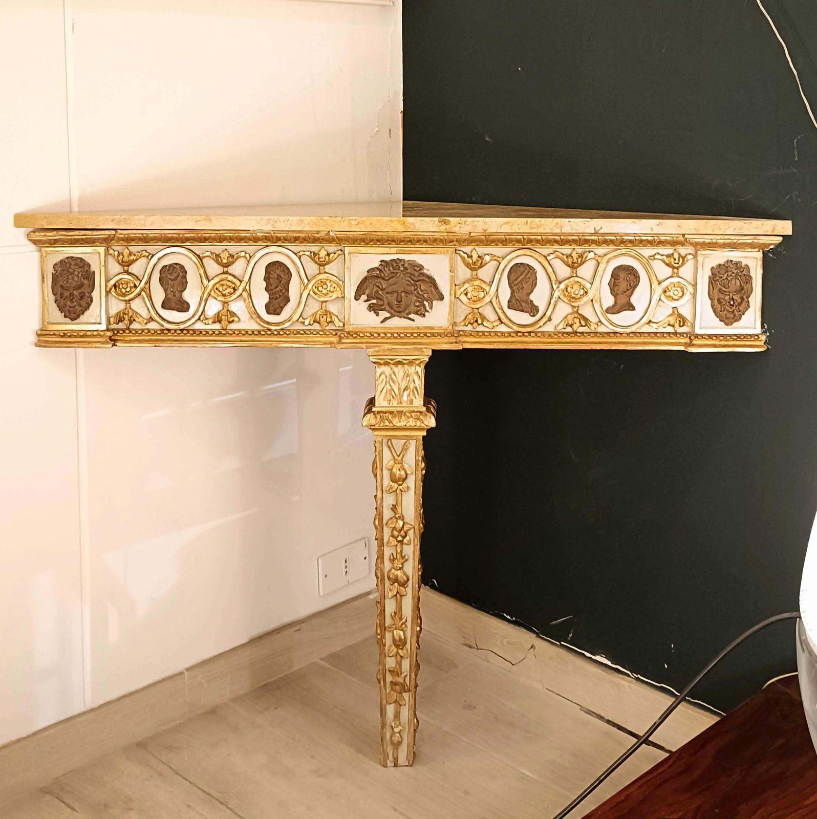 photo vinterior Pair Of Neoclassical Louis XVI Consoles In Wood And Marble, Italy 18th Century