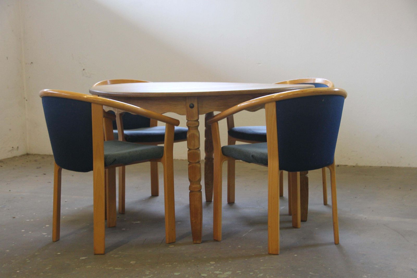 photo vintage Beech Wood Dining Chairs By Rud Thygesen & Johnny Sørensen For Magnus Olesen