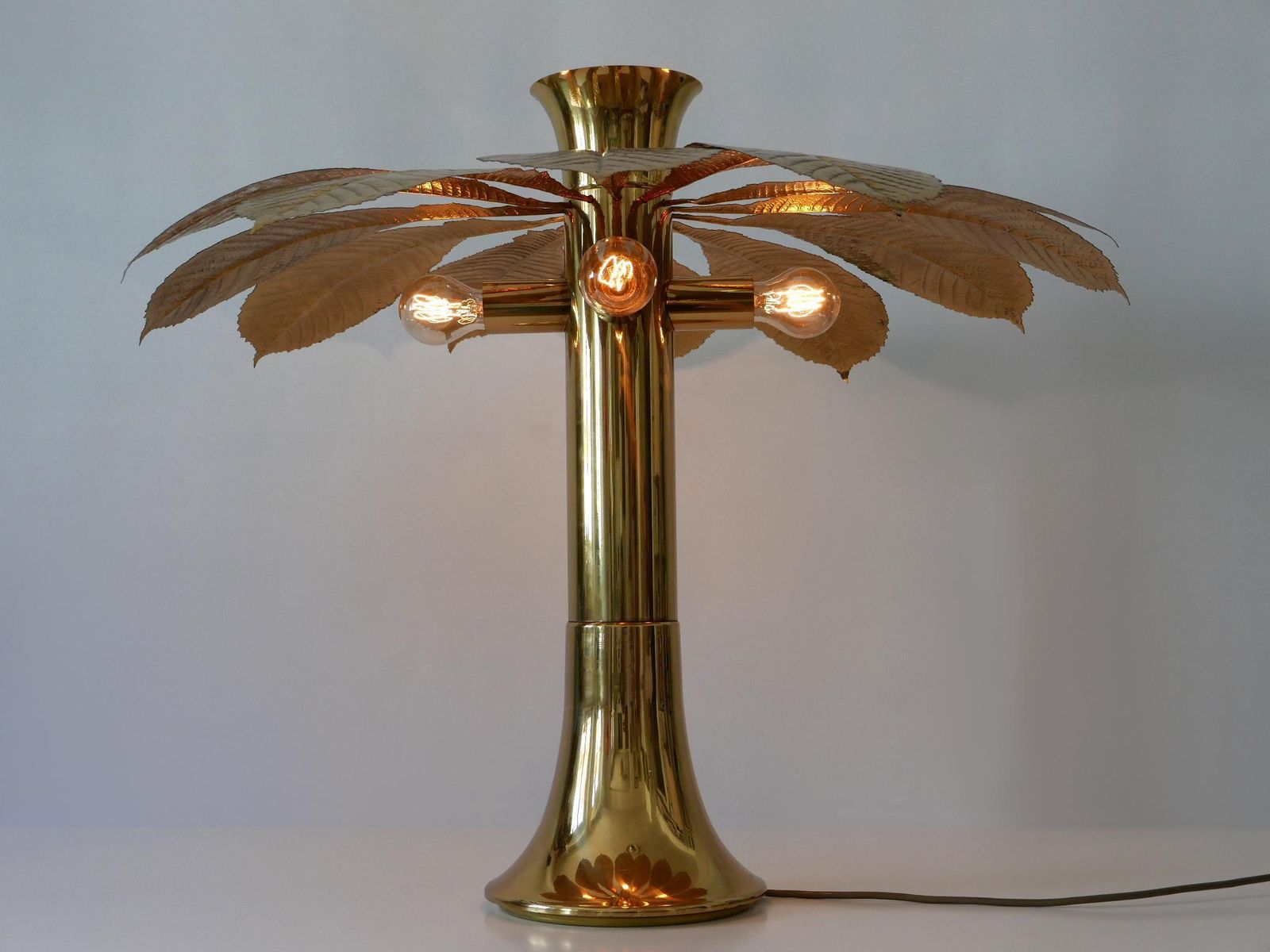 Amazing Carlo Giorgi Brass Table Lamp “Ippocastano” For Bottega Gadda 1970s photo Lighting