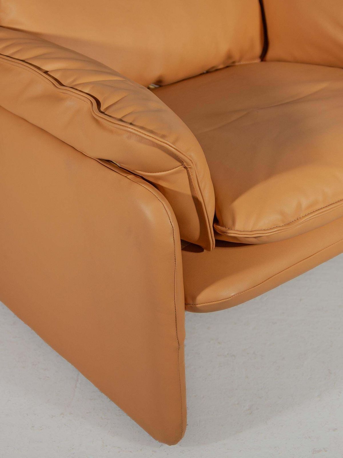 photo vinterior Set Of 2 Ds 61 Armchairs Camel Leather Designed By De Sede, 1970s