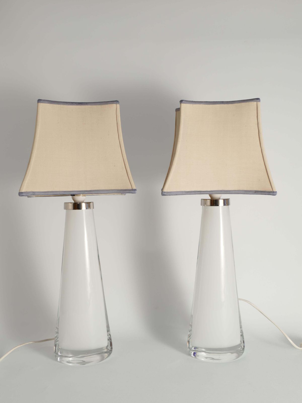 Large White Crystal Glass Table Lamps, Carl Fagerlund, Orrefors, 1960, Set Of 2 photo vinterior