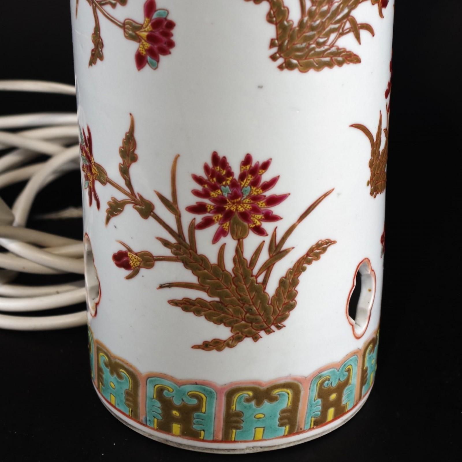 Hand Painted Flower Motif Porcelain Table Lamp, Qing Dynasty, China photo Lighting