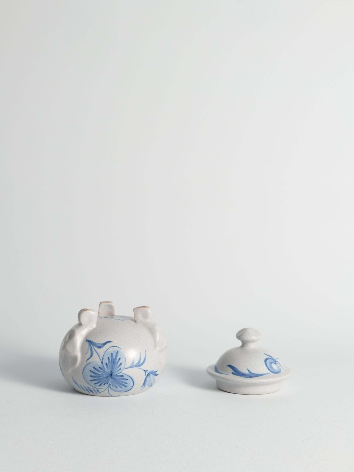 Swedish Grace French Blue Floral Decor Bonbonniere By Allan Eberling, Bo Fajans photo for sale
