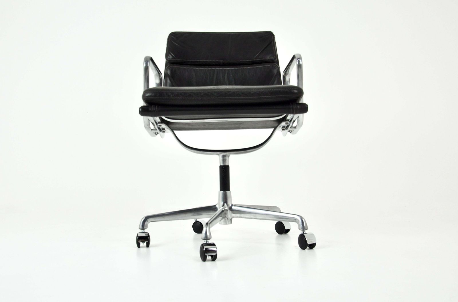 photo furniture Black Leather Soft Pad Chair By Charles And Ray Eames For Icf, 1970s