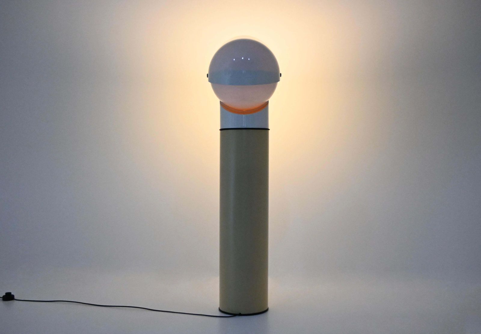 photo furniture Mezzo Pileo Floor Lamp By Gae Aulenti For Artemide, 1970s