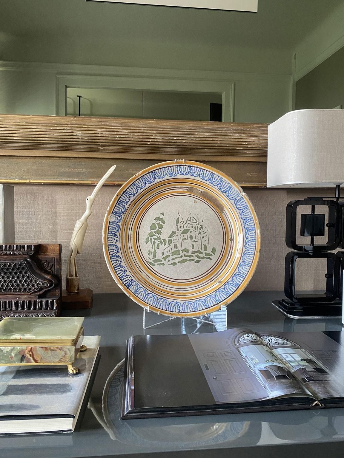 photo buy Plat en céramique ou pièce de milieu de table, Italie, fin du XVIIIe siècle