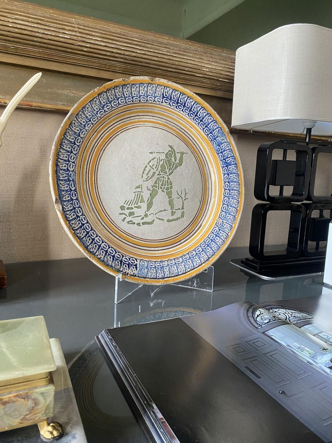 558.0 Plat de présentation en céramique, Toscane, Italie, fin du XVIIIe siècle photo