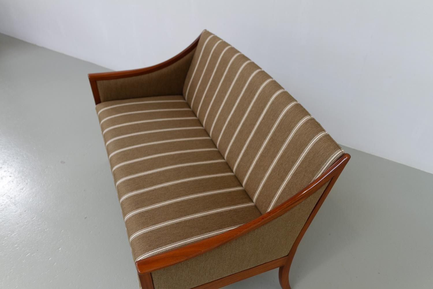 photo vinterior Danish 2 Seater Sofa By Ole Wanscher For Pj Møbler, 1960s.