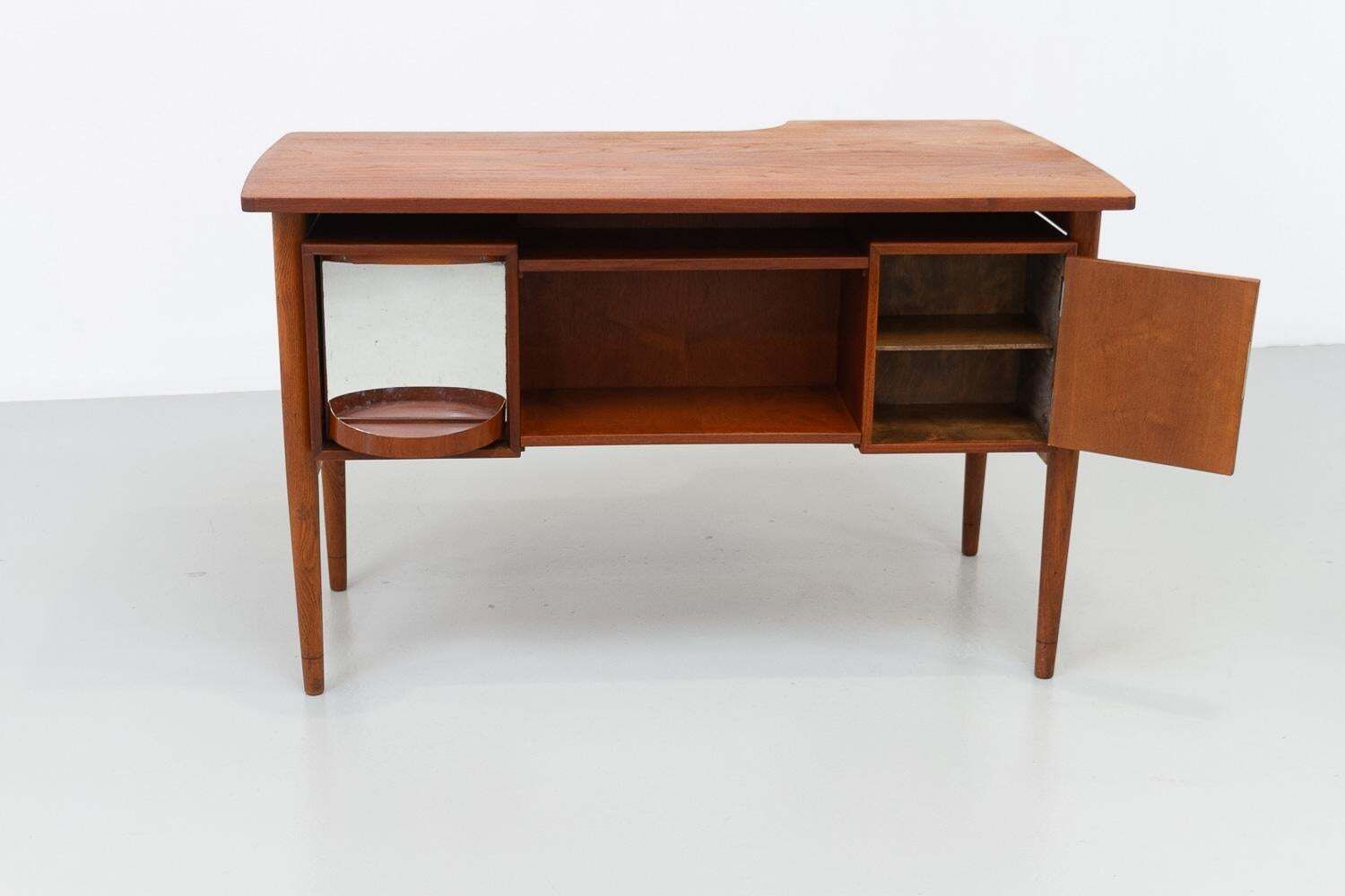 1845.0 Danish Mid Century Modern Asymmetrical Teak Desk, 1950s. photo