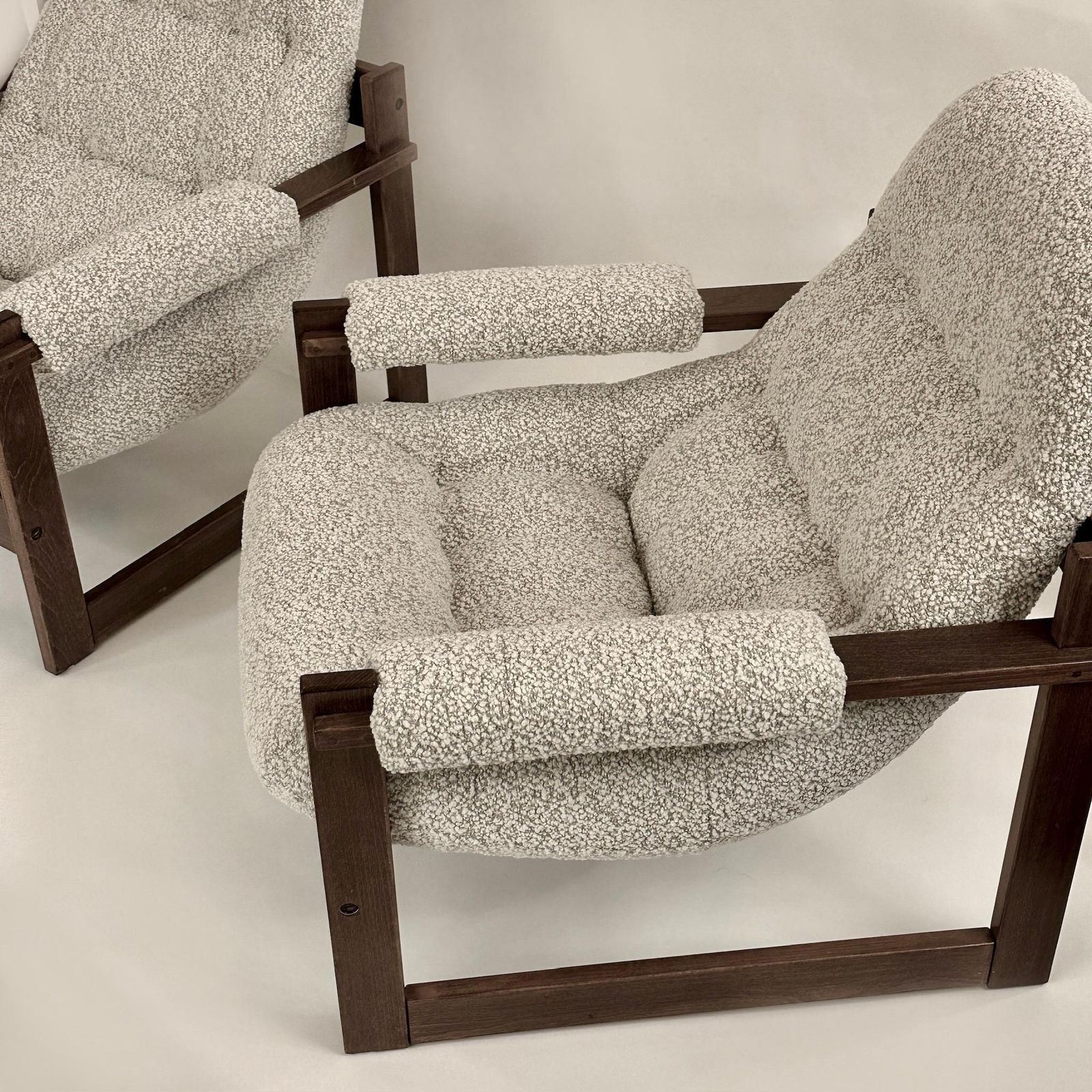 Pair Of Brazilian Wood & Beige Wool Bouclè Mp 163 Earth Chairs By Percival Lafer photo vintage