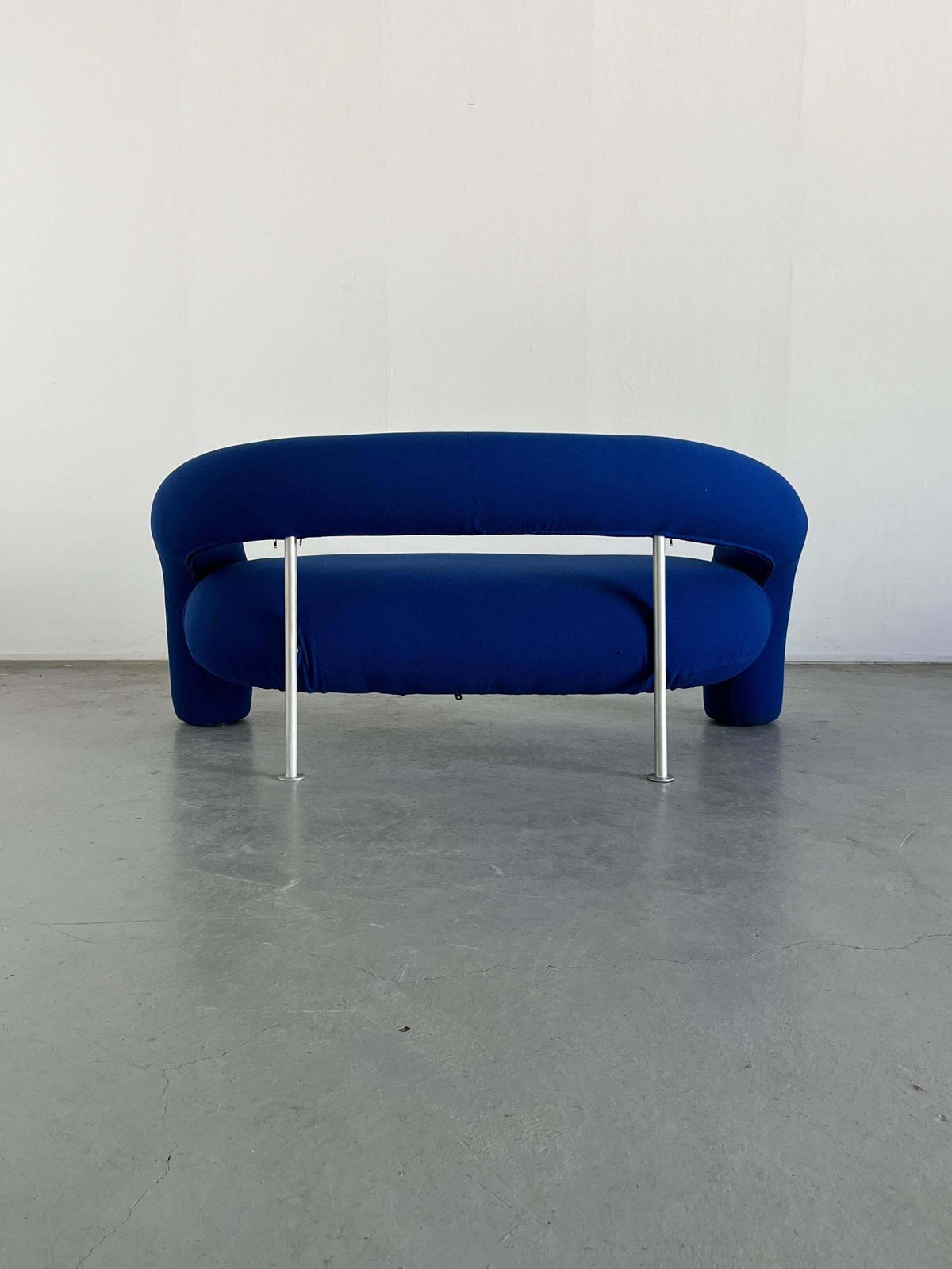 Sculptural Tube Sofa By Anna & Carlo Bartoli For Rossi Di Albizzate, Italy, 90s photo vinterior