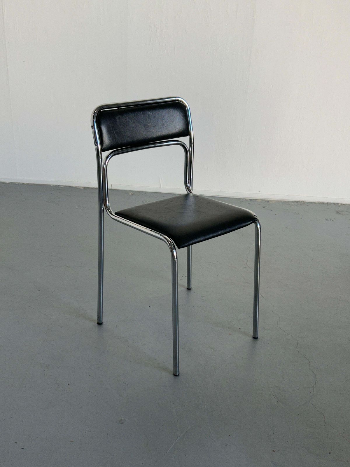 1 Of 8 Bauhaus Chrome Tubular Steel And Black Faux Leather Chairs, 1980s Italy photo 180.0
