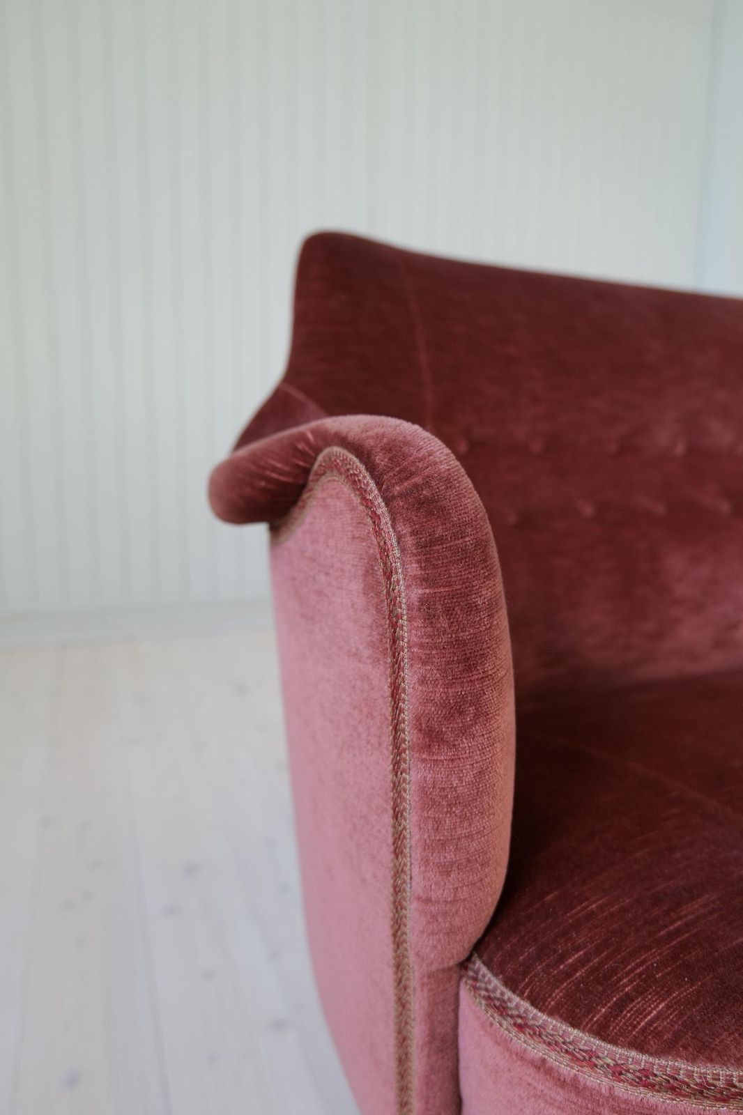 Midcentury Modern Rare Carl Malmsten Velvet "Samsas" Sofa Sweden, 1960s photo vintage