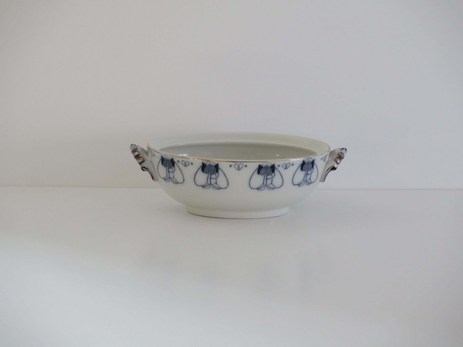 19th C. Art Nouveau Sauce Tureen Blue & White Tulip Ptn By Keeling & Co, Ca 1887 photo for sale