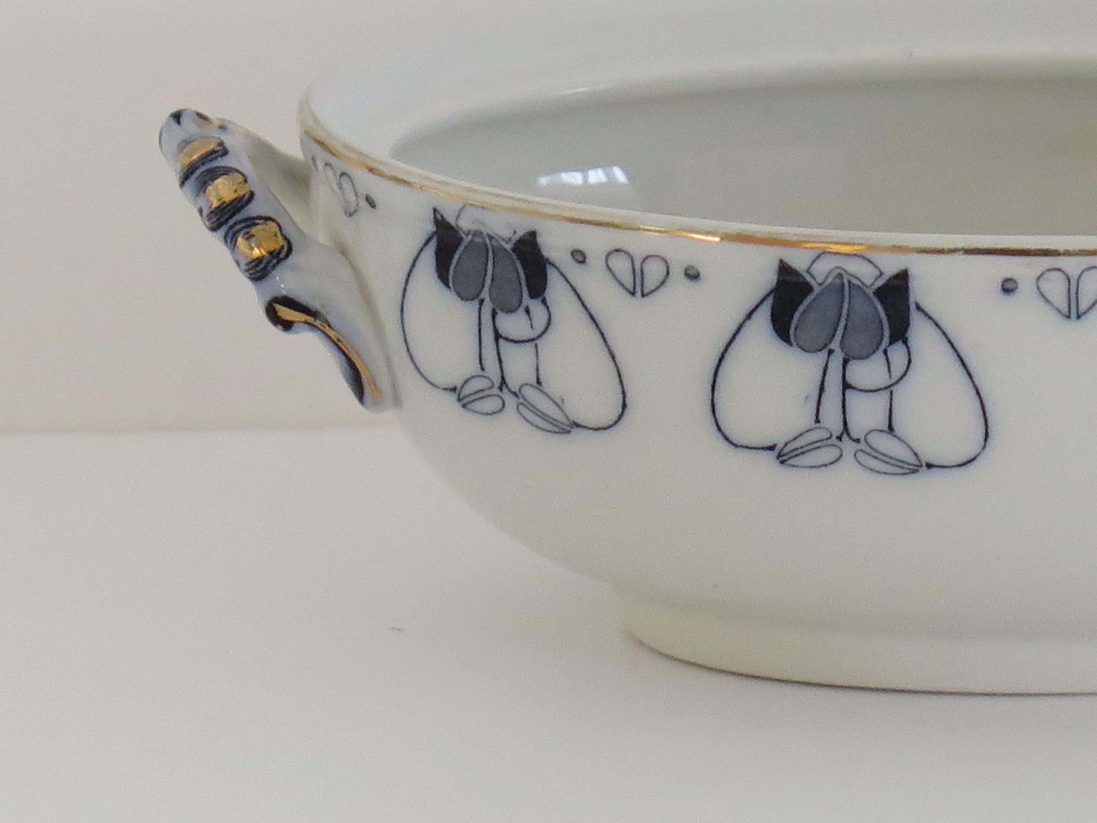 19th C. Art Nouveau Sauce Tureen Blue & White Tulip Ptn By Keeling & Co, Ca 1887 photo vintage