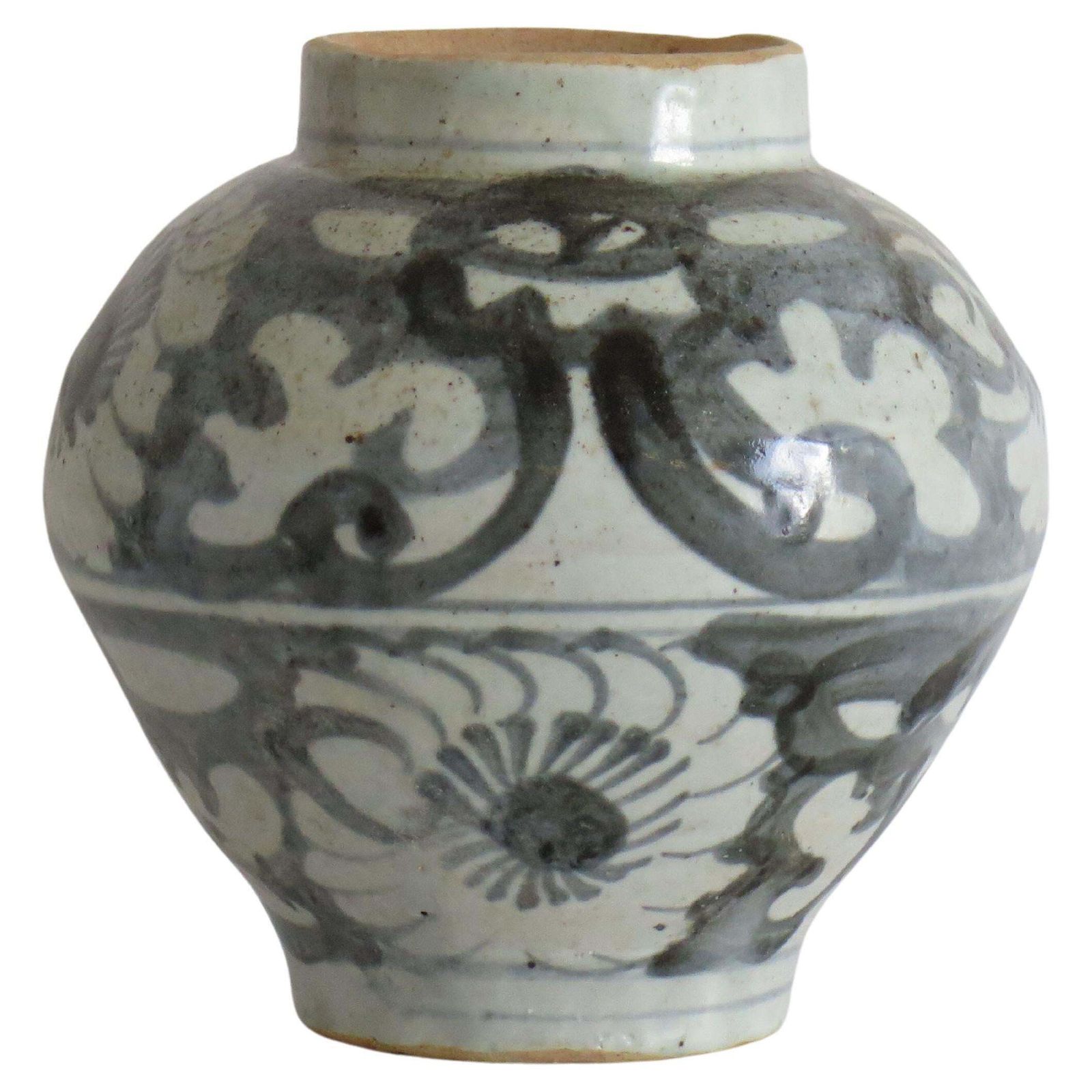 Chinese Porcelain Ming Provincial Jar Or Vase Blue & White, Jiajing 16th Century photo furniture