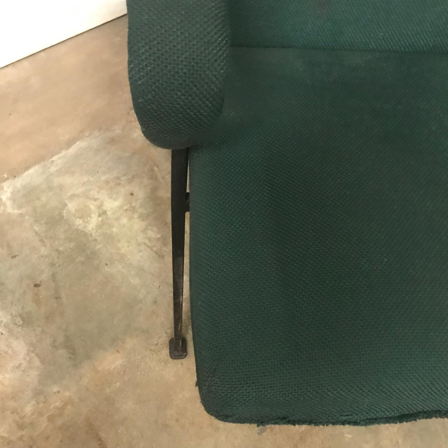 photo vintage 1969 Friso Kramer, Ahrend De Cirkel Repose Lounge Armchair Green Upholstery