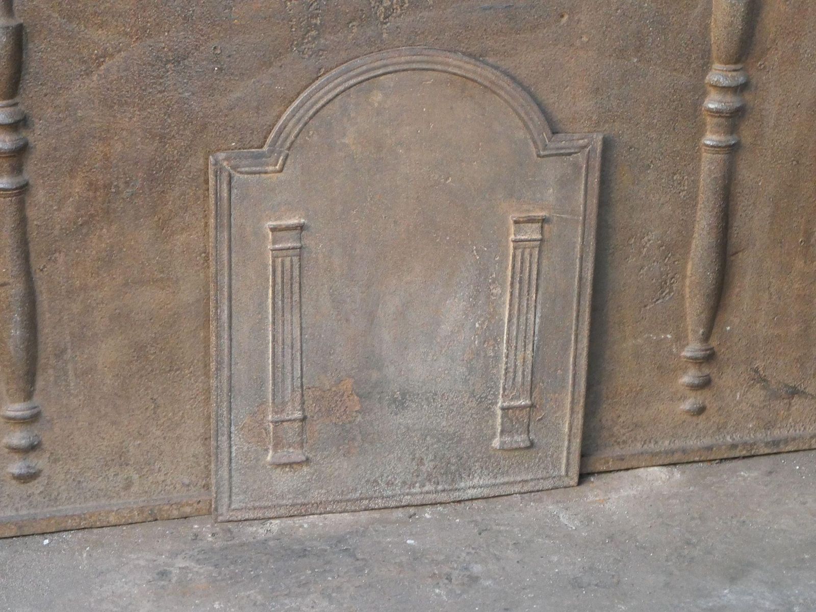 French Neoclassical Period 'Pillars Of Freedom' Fireback / Backsplash photo vinterior