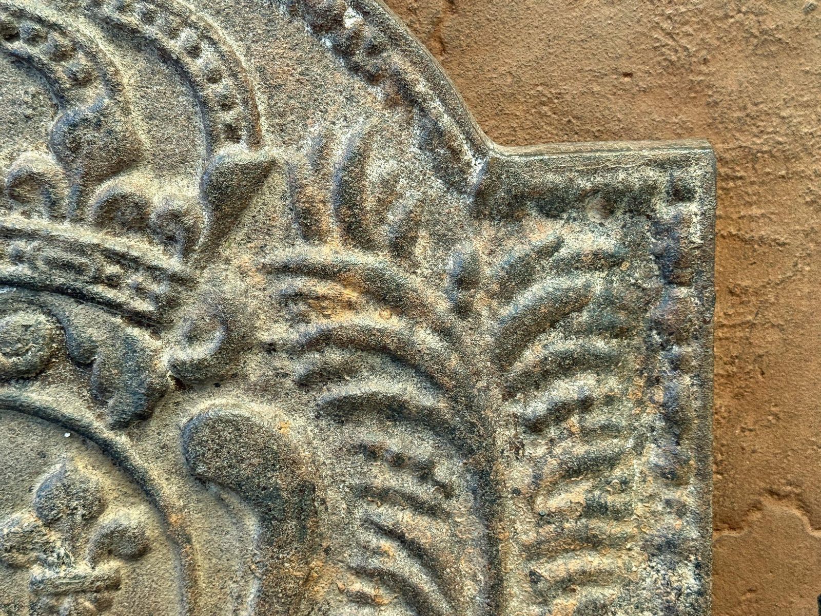 Louis XV Style 'Arms Of France' Fireback / Backsplash photo vinterior